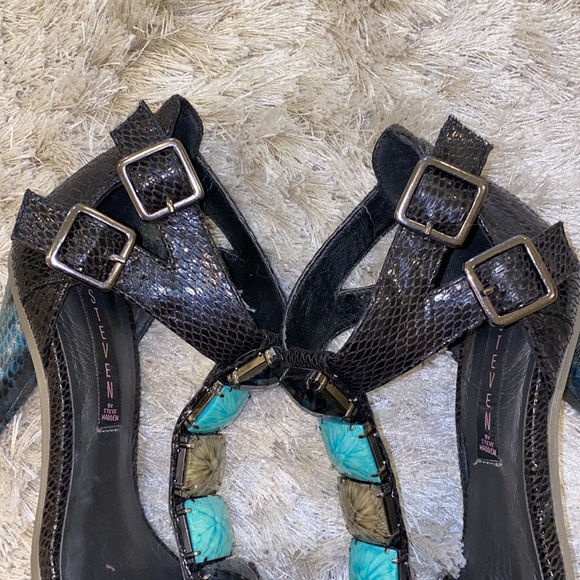 Black Heels - Picture 7 of 9